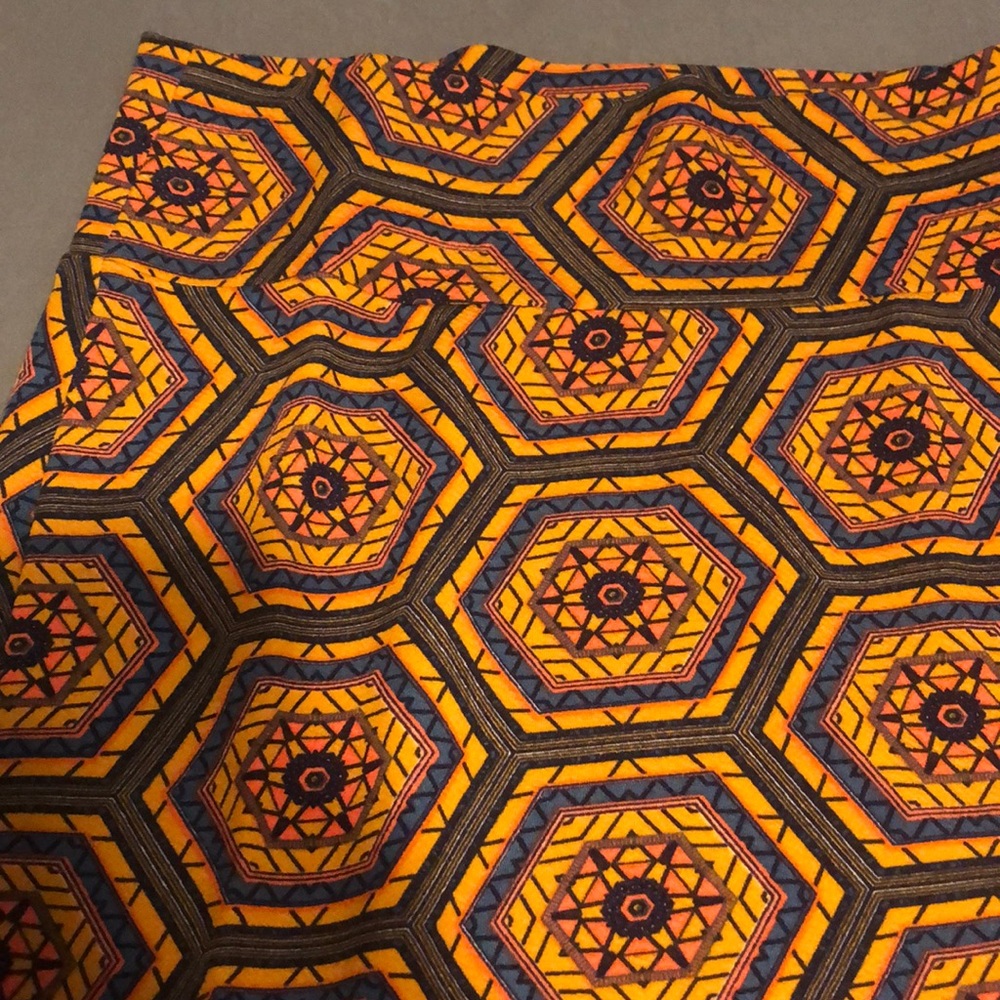 LuLaRoe Cassie size medium